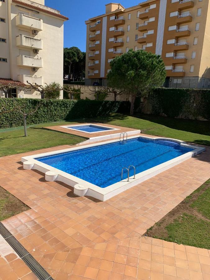 L' Escala Cosy Apartment In L Escala, 7 Mins Walk To The Closest Beach, Riells מראה חיצוני תמונה